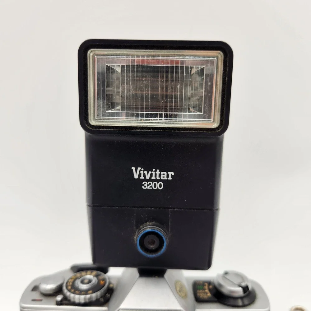 Minolta XG 9 35mm SLR Camera Sears 28mm f2.8 Macro Lens Vivitar 3200 Flash Strap